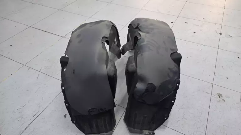 Шумоизоляция арок Geely Monjaro-2