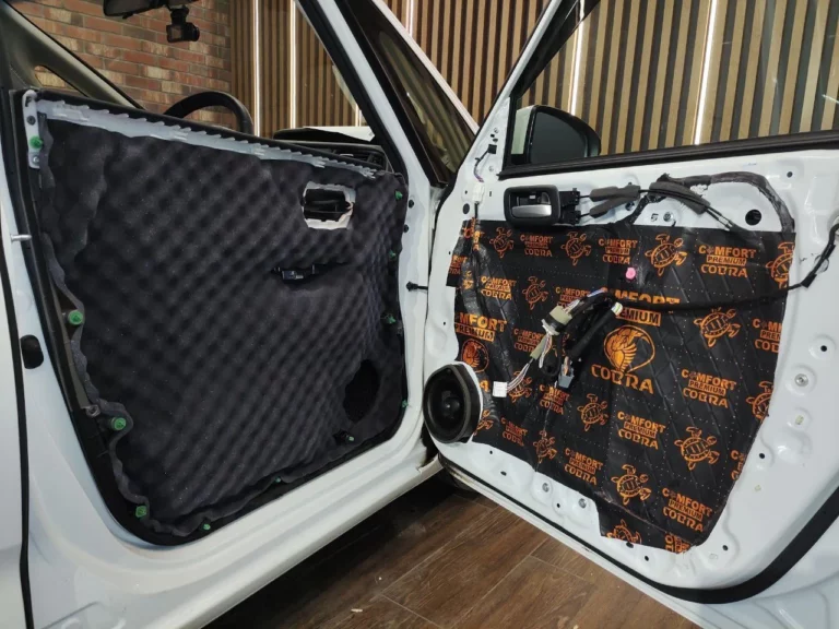 Шумоизоляция двери Honda Freed-13