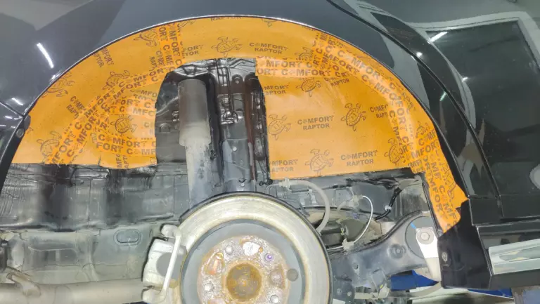 Шумоизоляция арок Honda Stepwgn-2