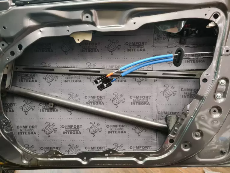 Шумоизоляция дверей Kia Cerato-2