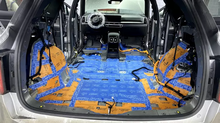 Шумоизоляция багажника Kia Sorento-8
