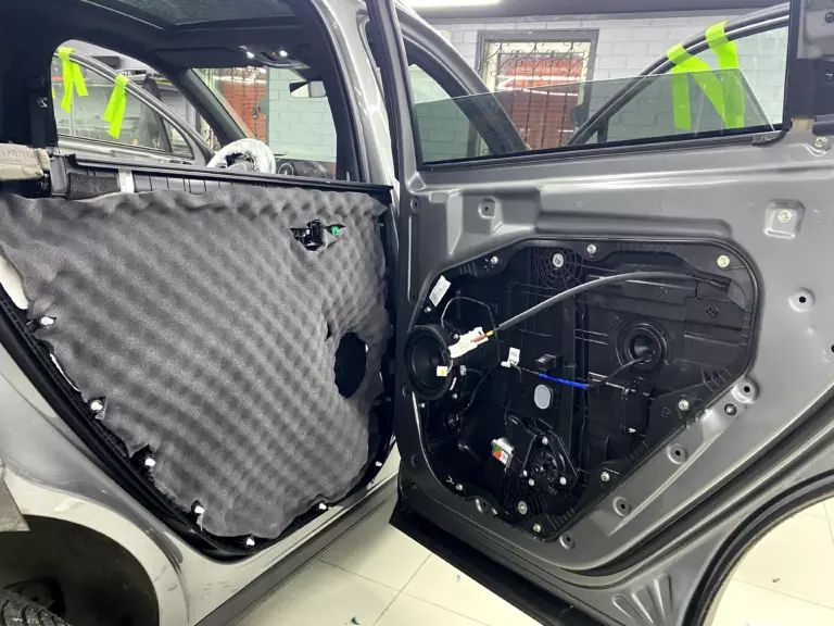 Шумоизоляция дверей Kia Sorento-4