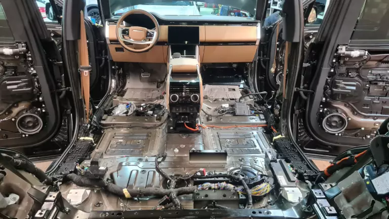 Шумоизоляция пола Land Rover Range Rover-1