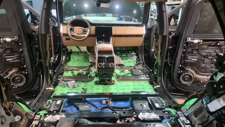 Шумоизоляция пола Land Rover Range Rover-3