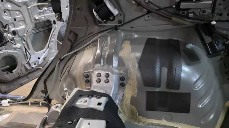 Шумоизоляция багажника Nissan Murano-3