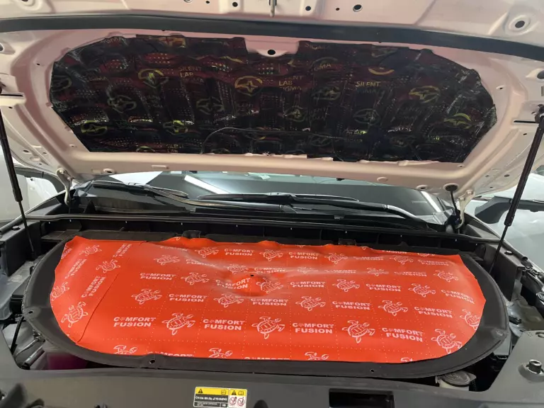 Шумоизоляция капота Toyota Highlander-2
